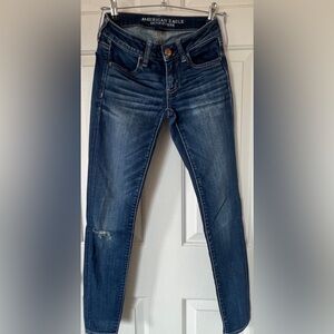 American Eagle Size 2. Super low ripped jegging